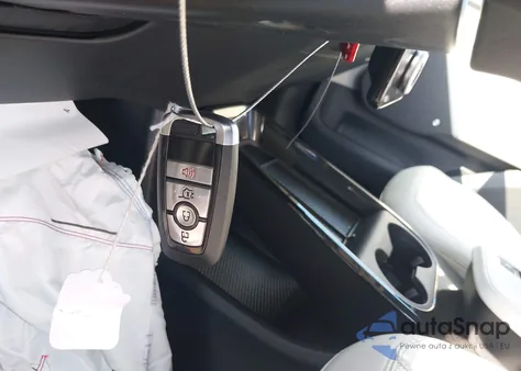 2022 Ford Mustang Mach-E Premium z USA, uszkodzony, nr VIN 3FMTK3R79NMA19266